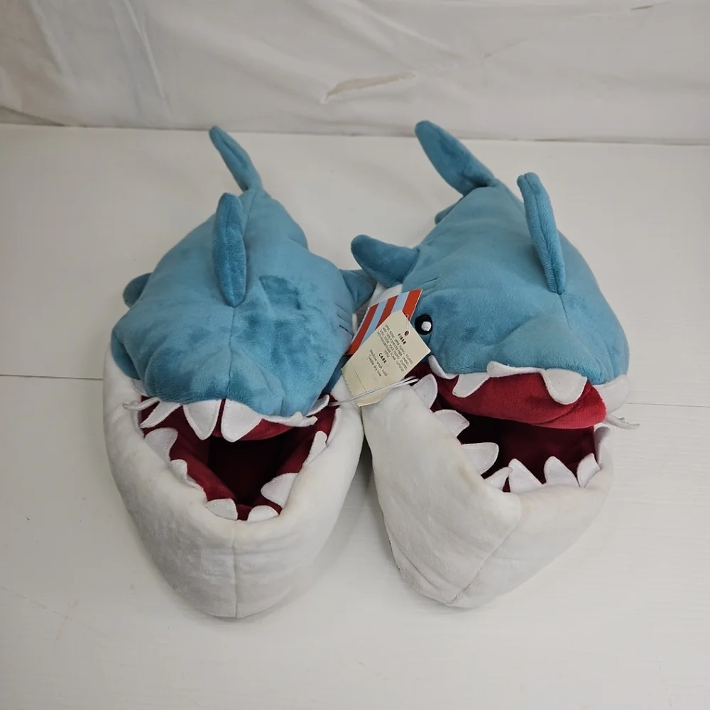 Cat&Jack Knox Shark Ankle Biter Sleepers Blue/white Size XL6